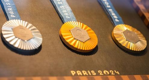 جودة الميدالية والصندوق الغامض.. أبطال أولمبياد باريس يكشفون خبايا الجوائز (فيديو)